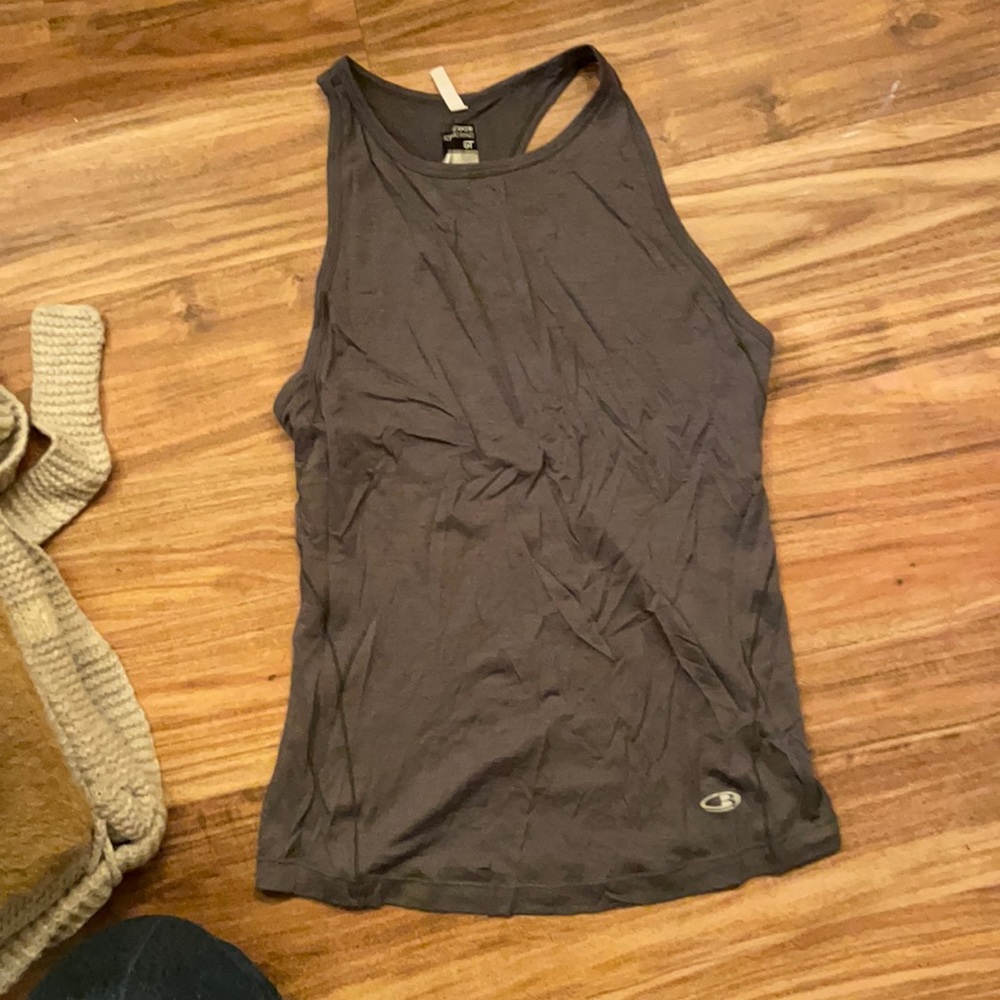Icebreaker tank